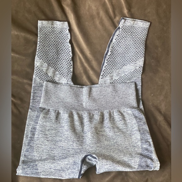 PINK Victoria Secret Active Yoga Leggings Navy Design Sz Medium Cutouts at calf - Picture 6 of 6